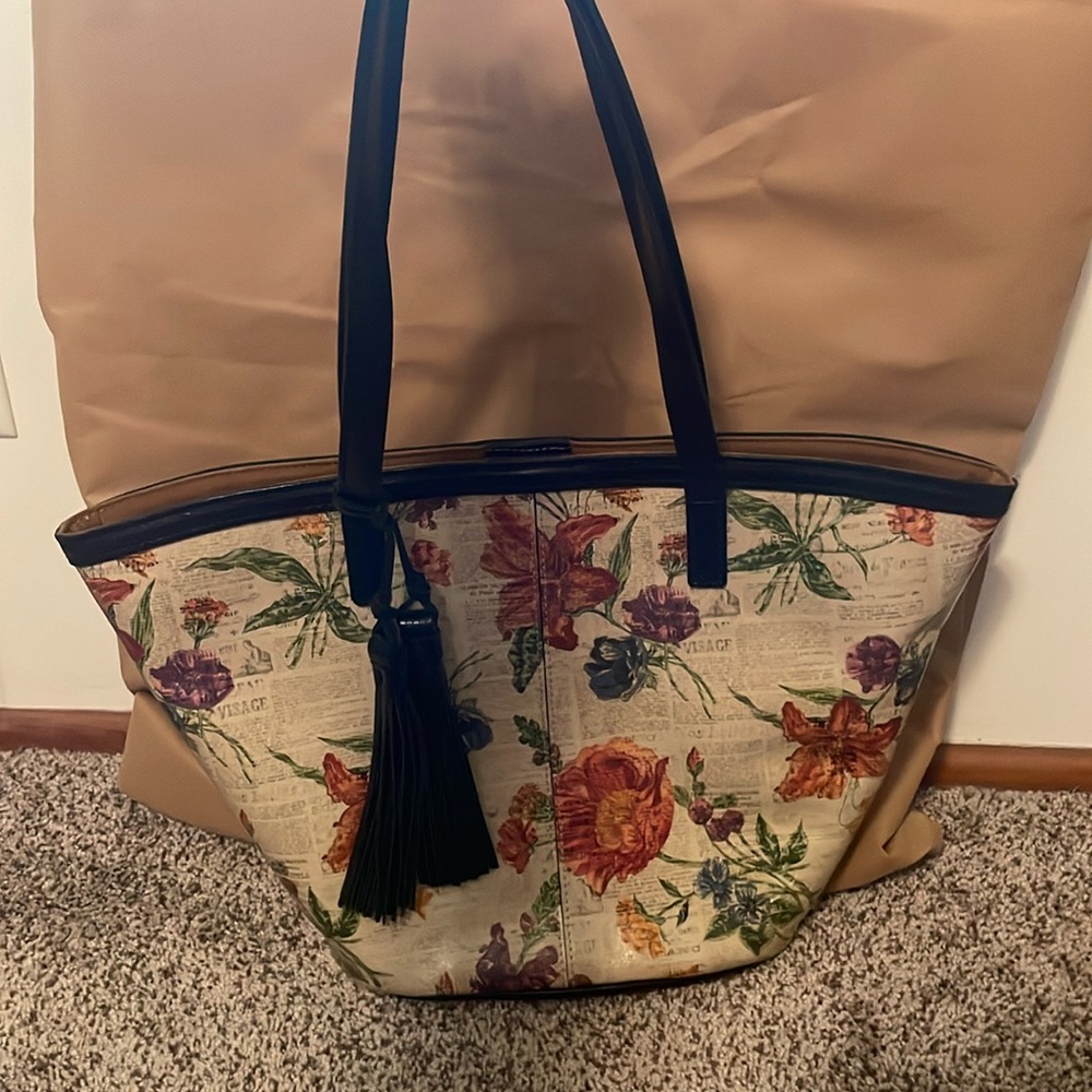 Patricia Nash leather tote in Parisian newsprint